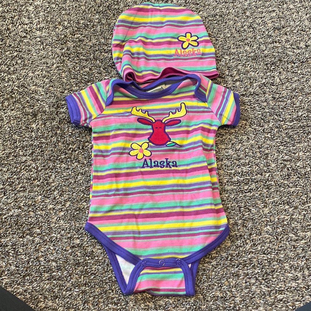 Alaska onesie with hat